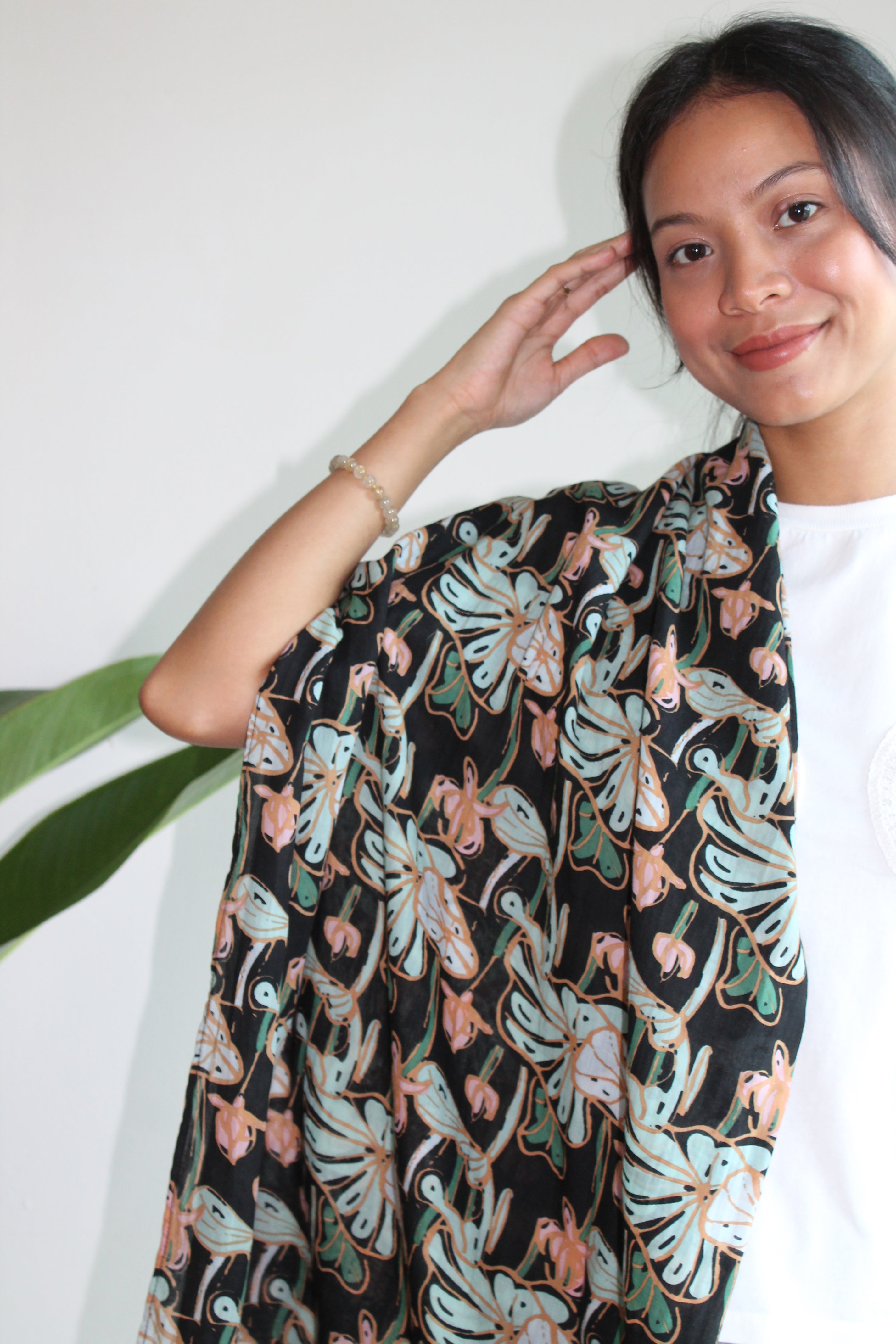 Baby Lotus Black Pareo/Scarf
