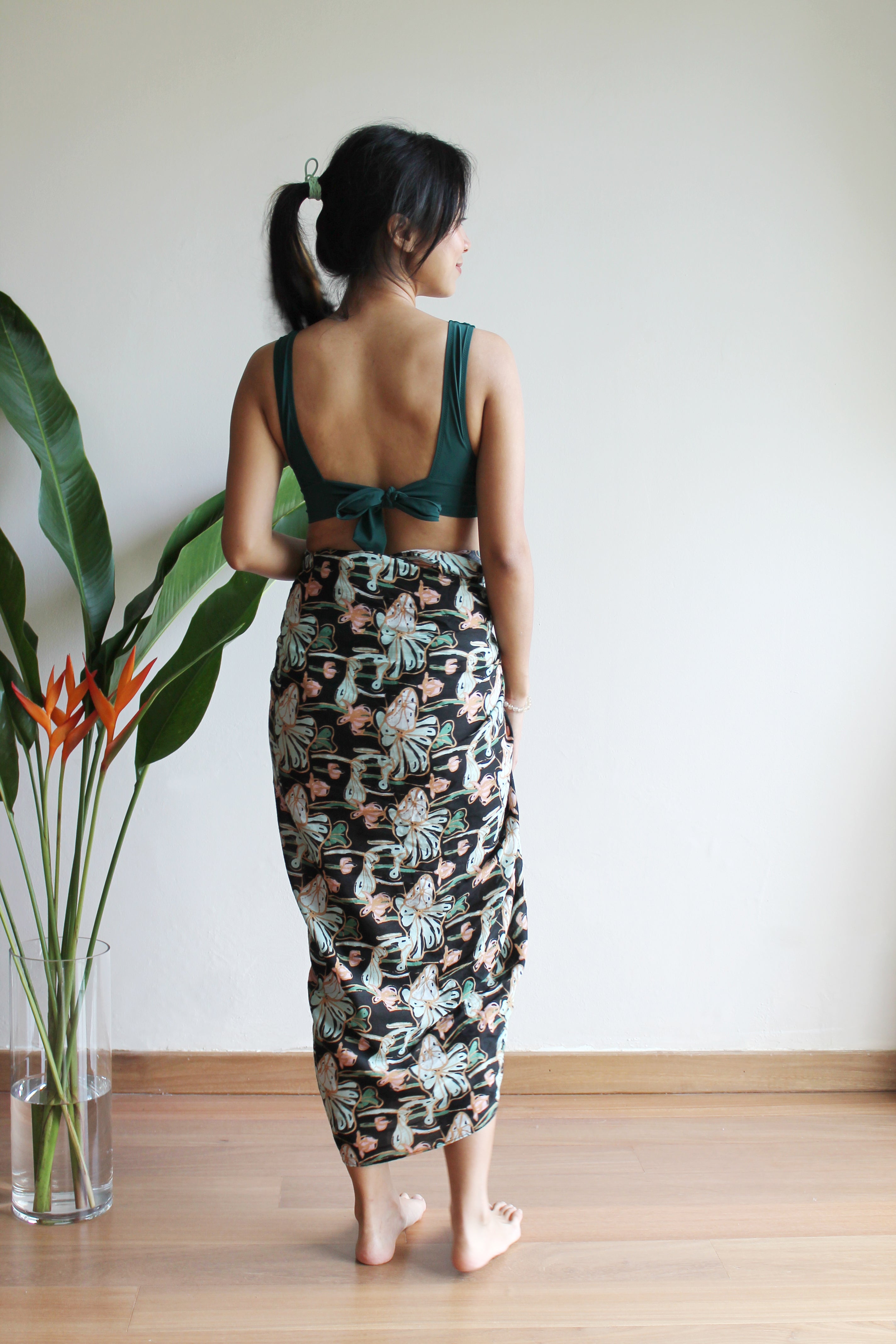 Baby Lotus Black Pareo/Scarf