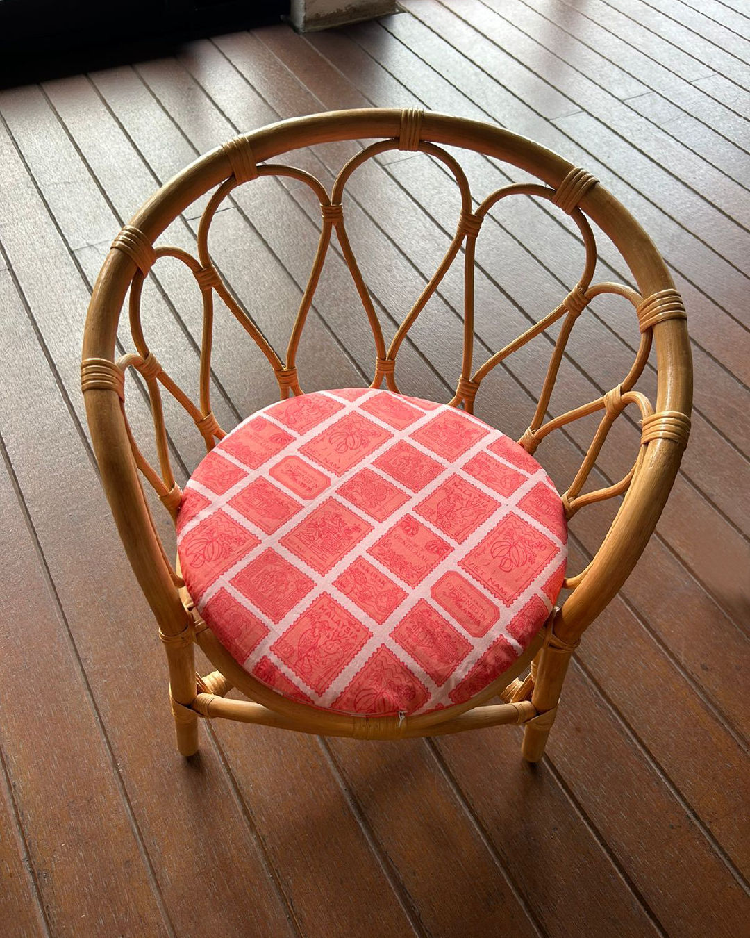 Armchair Eleonore & Round Table